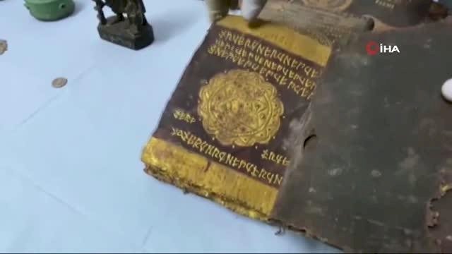 Jandarma tarihi eser niteliğinde kutsal kitap ele geçirdi