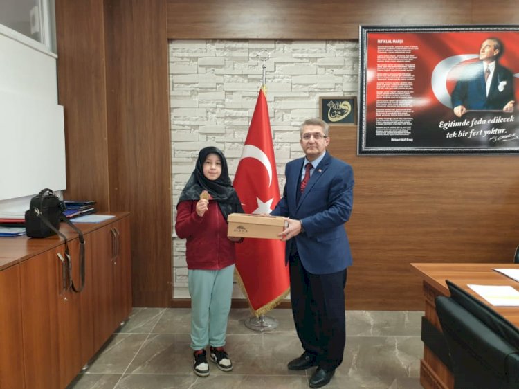 Mehmet Tevfik Göksu Anadolu İmam Hatip Lisesi öğrencisi eskrim de 1.oldu