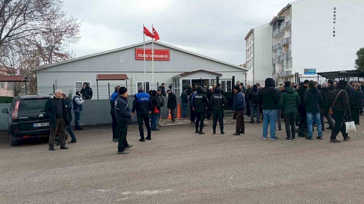 CHP Genel Başkanı Özel, deprem şehitliğini ziyaret etti